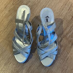 FIONI Clothing Silver Glitter Strappy Heeled Sandals